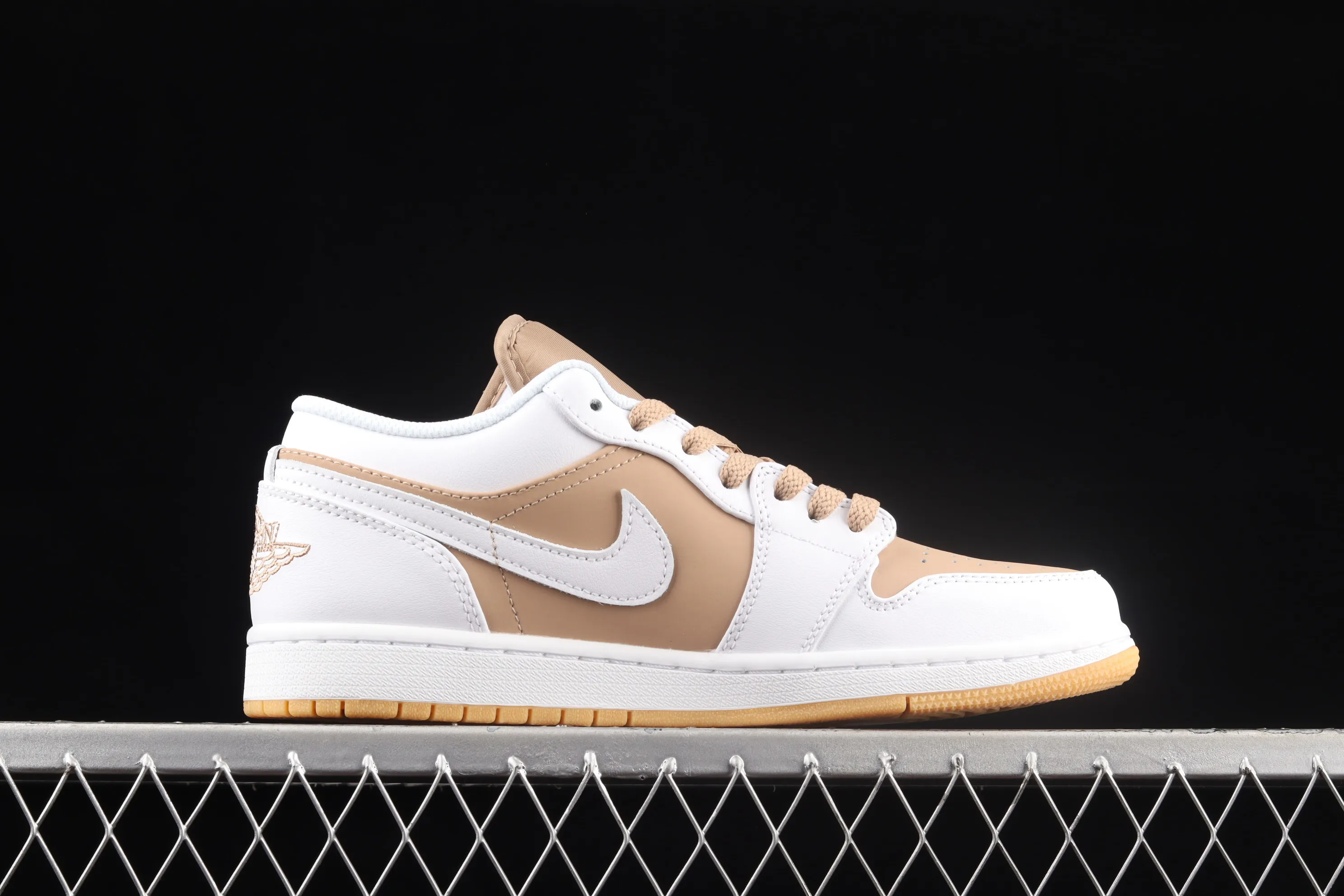All categories Air Jordan Jordan series basketball shoes Air Jordan 1 Low G version pure original Air Jordan 1 Low AJ1 Joe 1 white and yellow low-top cultural and leisure sports sneakers DN6999-100